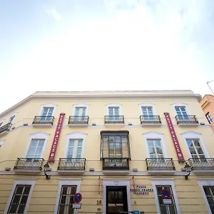 Отель Petit Palace Santa Cruz