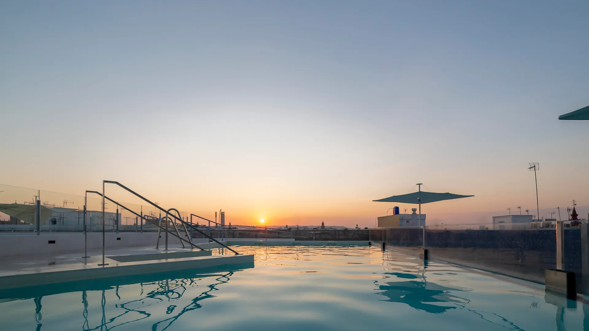 Hotel Macia Sevilla Kubb