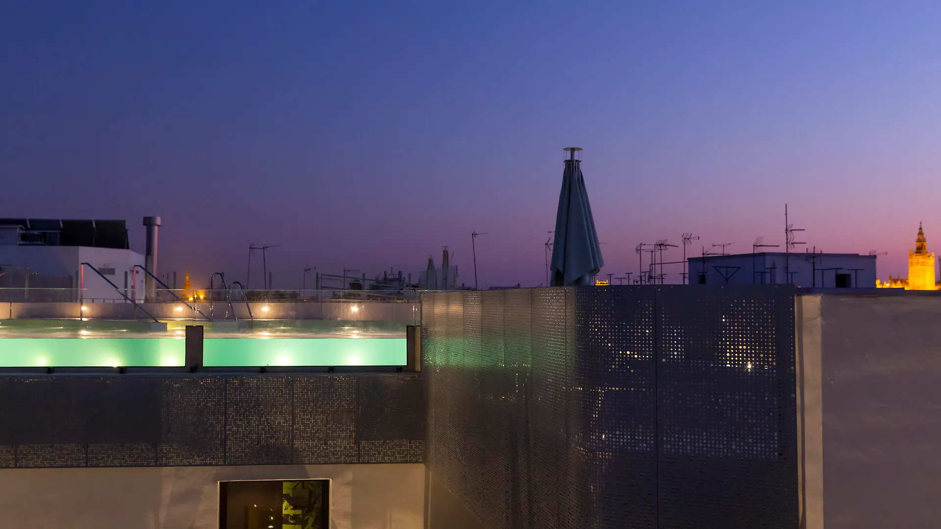 Hotel Macia Sevilla Kubb