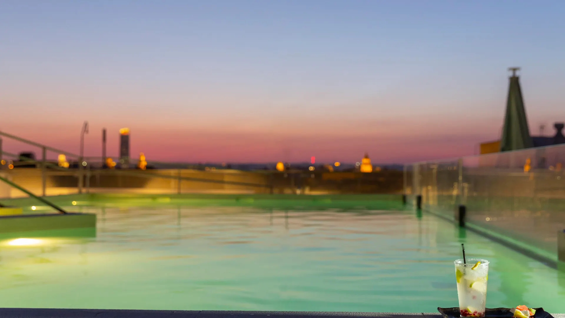 Hotel Macia Sevilla Kubb Seville