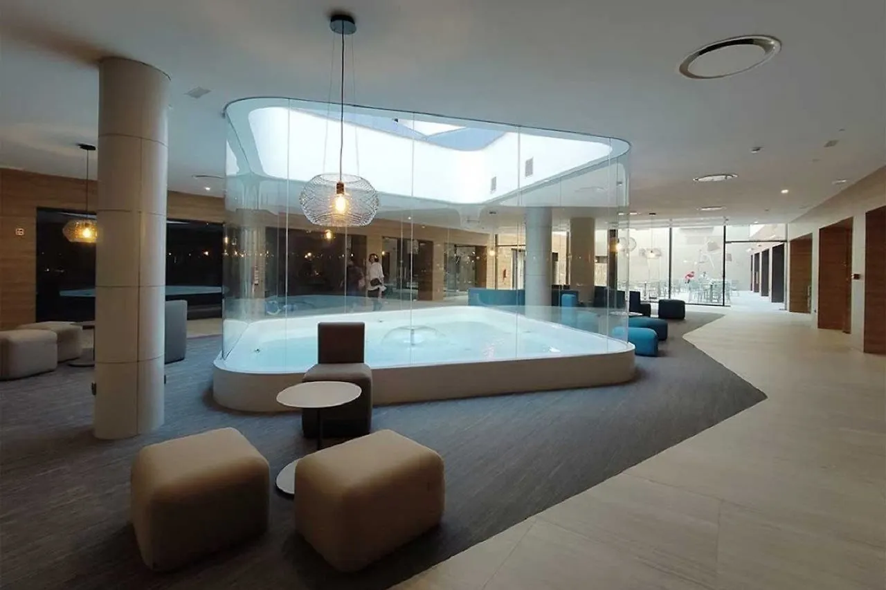 Hotel Macia Sevilla Kubb Spain