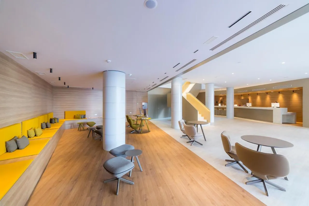 Hotel Macia Sevilla Kubb