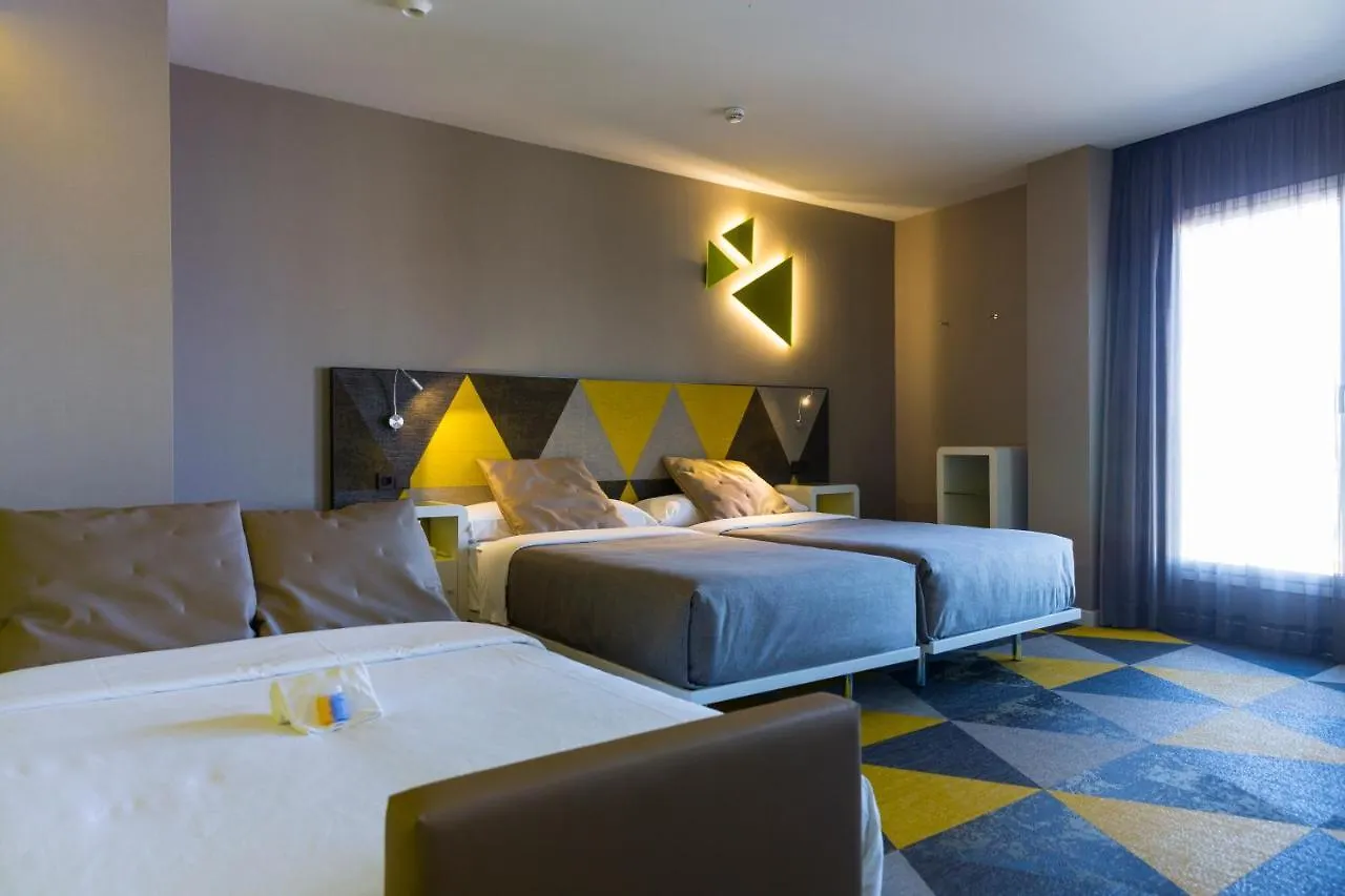 Hotel Macia Sevilla Kubb