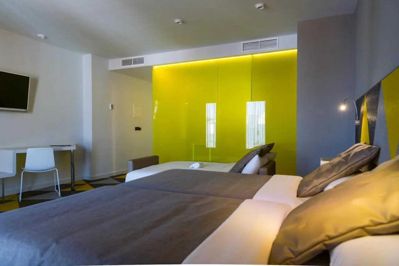 Hotel Macia Sevilla Kubb